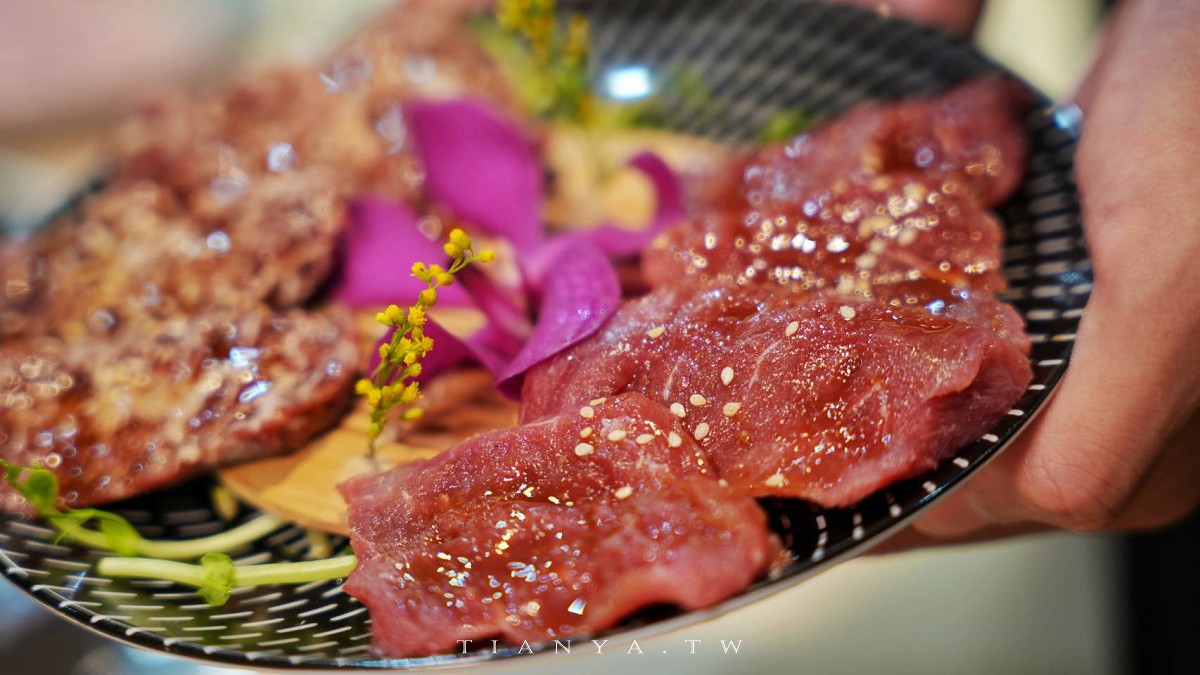 【燒肉道】全台首創軌道送餐吃到飽，789元起頂級海陸火烤兩吃大滿足，和牛、海鮮無限量供應