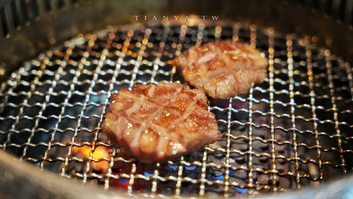 【燒肉道】全台首創軌道送餐吃到飽，789元起頂級海陸火烤兩吃大滿足，和牛、海鮮無限量供應