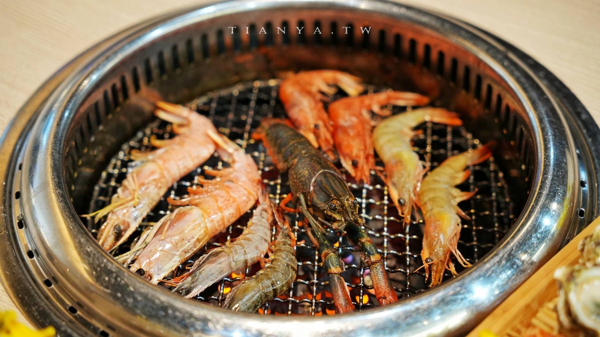 【燒肉道】全台首創軌道送餐吃到飽，789元起頂級海陸火烤兩吃大滿足，和牛、海鮮無限量供應