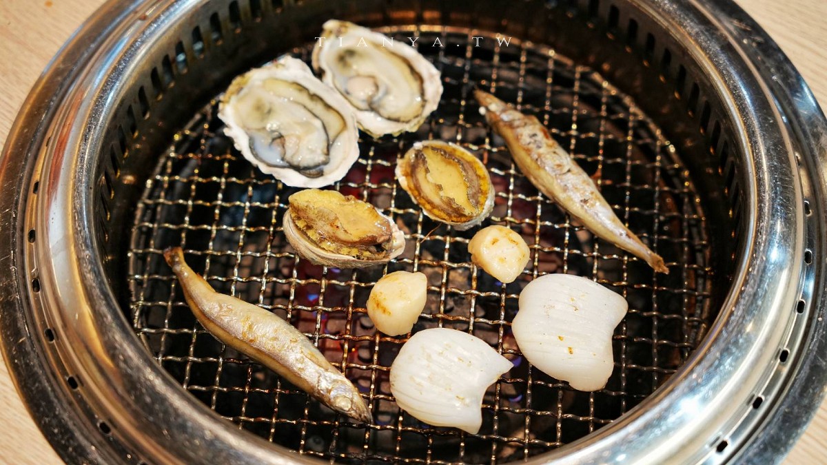 【燒肉道】全台首創軌道送餐吃到飽，789元起頂級海陸火烤兩吃大滿足，和牛、海鮮無限量供應