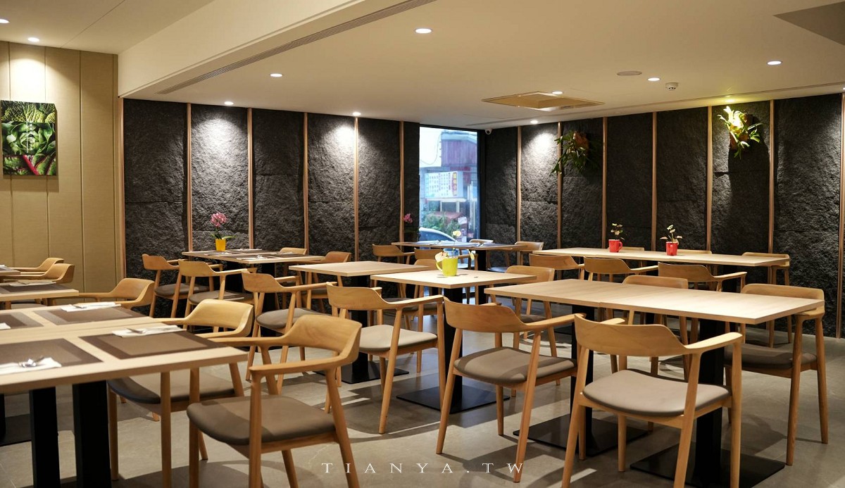 【泰湖樓溫泉酒店】日月潭伊達邵碼頭住宿推薦,泡美人湯、逛老街一次滿足,早餐享米其林綠星陽明春天蔬食料理 【泰湖樓溫泉酒店】日月潭伊達邵碼頭住宿推薦,泡美人湯、逛老街一次滿足,早餐享米其林綠星陽明春天蔬食料理