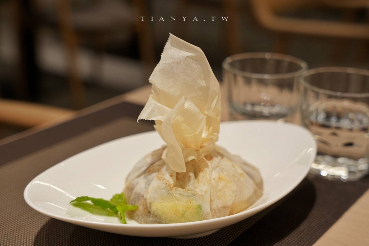 【泰湖樓溫泉酒店】日月潭伊達邵碼頭住宿推薦,泡美人湯、逛老街一次滿足,早餐享米其林綠星陽明春天蔬食料理 【泰湖樓溫泉酒店】日月潭伊達邵碼頭住宿推薦,泡美人湯、逛老街一次滿足,早餐享米其林綠星陽明春天蔬食料理