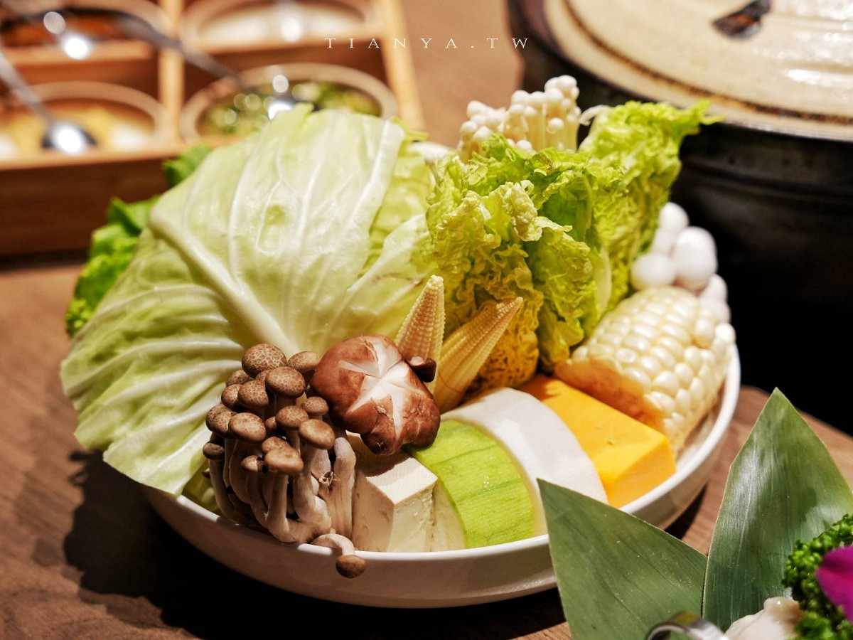 【星曜雞湯】台北中山站必吃高檔火鍋推薦,極品人蔘花膠雞湯搭配日本A5和牛、頂級海鮮,成就神級美味 【星曜雞湯】台北中山站必吃高檔火鍋推薦,極品人蔘花膠雞湯搭配日本A5和牛、頂級海鮮,成就神級美味