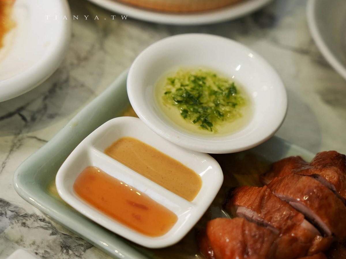 【荷李活茶街】忠孝復興東區SOGO推薦美食,港式飲茶復古茶餐廳,招牌必點港點推薦 【荷李活茶街】忠孝復興東區SOGO推薦美食,港式飲茶復古茶餐廳,招牌必點港點推薦