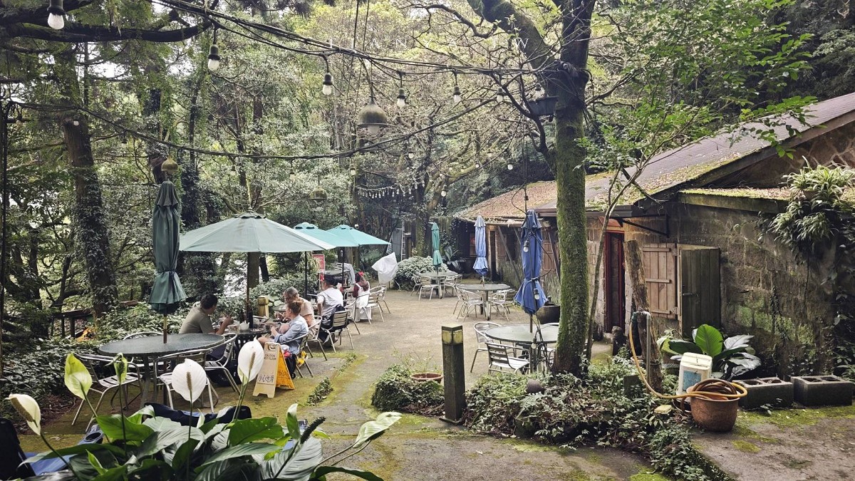 【常青廬】陽明山秘境石頭屋老宅餐廳,竹子湖必吃土雞、熱炒山菜推薦 【常青廬】陽明山秘境石頭屋老宅餐廳,竹子湖必吃土雞、熱炒山菜推薦