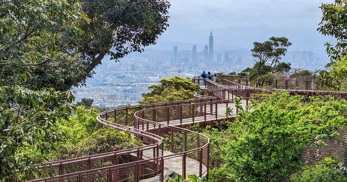 【台北景點】碧山露營場｜隱身露營區的夢幻天空步道，免門票入場，漫步雲端眺望台北101 @下一站，天涯