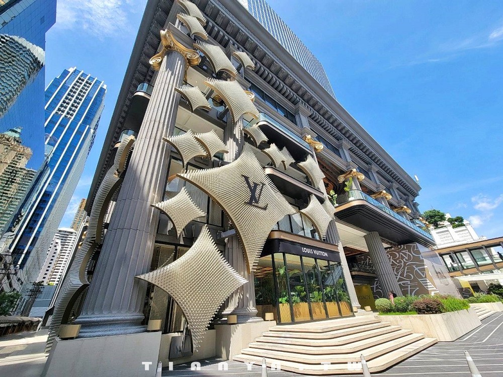 【曼谷景點】開箱曼谷新地標「LV The Place Bangkok」，概念店融合咖啡店、奢華餐廳、展覽館、精品店，線上預約&現場候位攻略